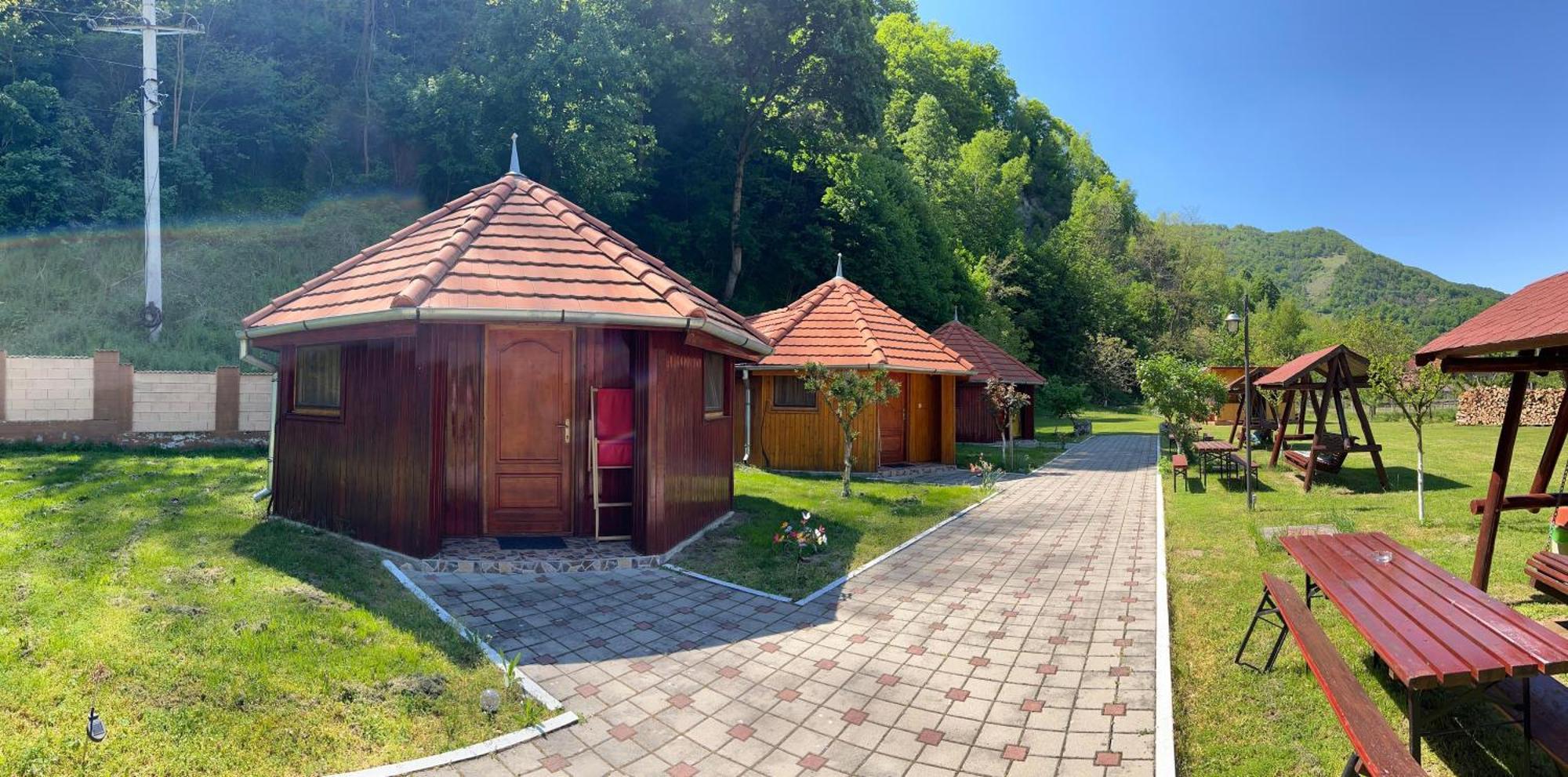 Podul Cetatii Hotel Sebesel Buitenkant foto