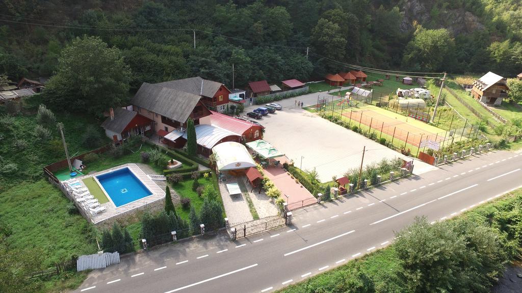 Podul Cetatii Hotel Sebesel Buitenkant foto
